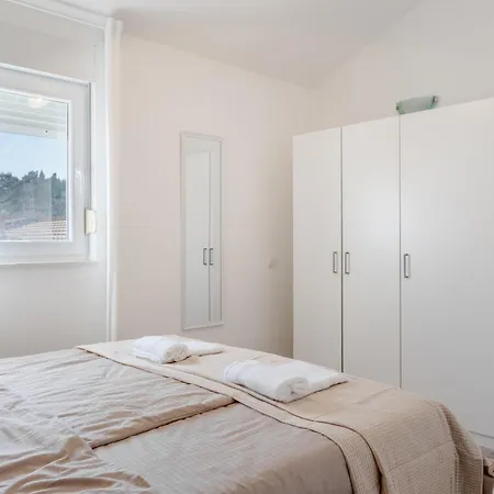 Quercus Apartment
