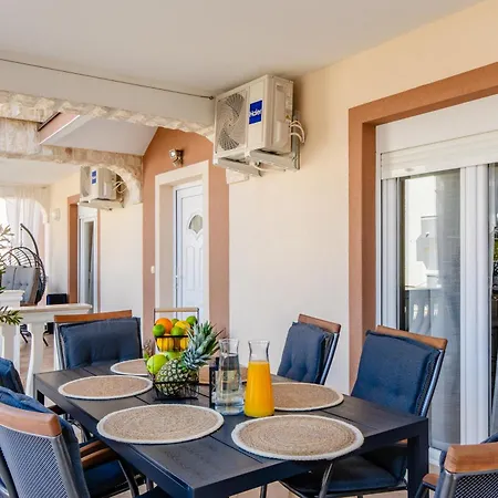 Quercus Apartment *