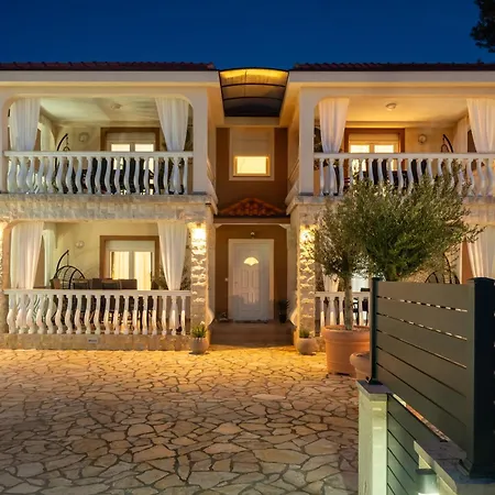Quercus Apartment *