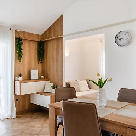 Quercus Apartman Vir