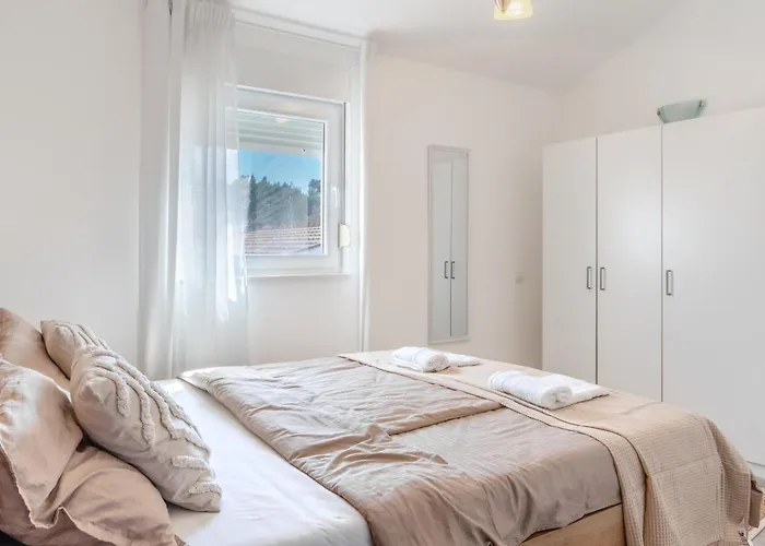 Apartament Quercus *