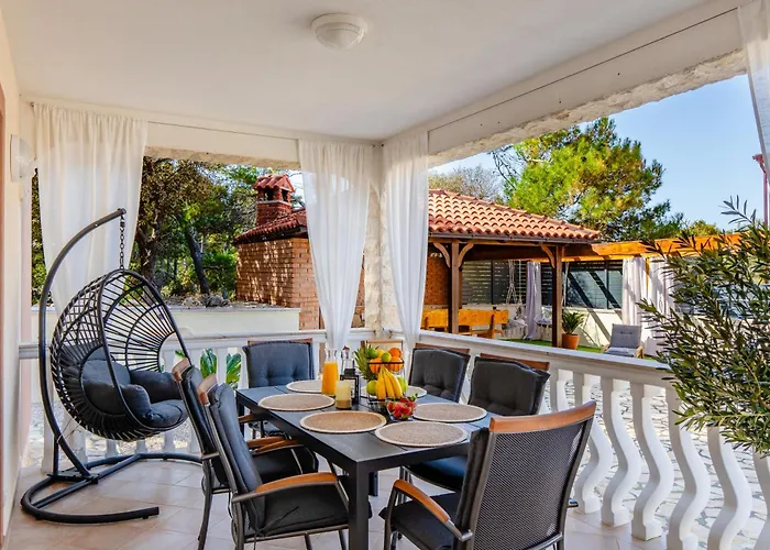 Apartament Quercus *